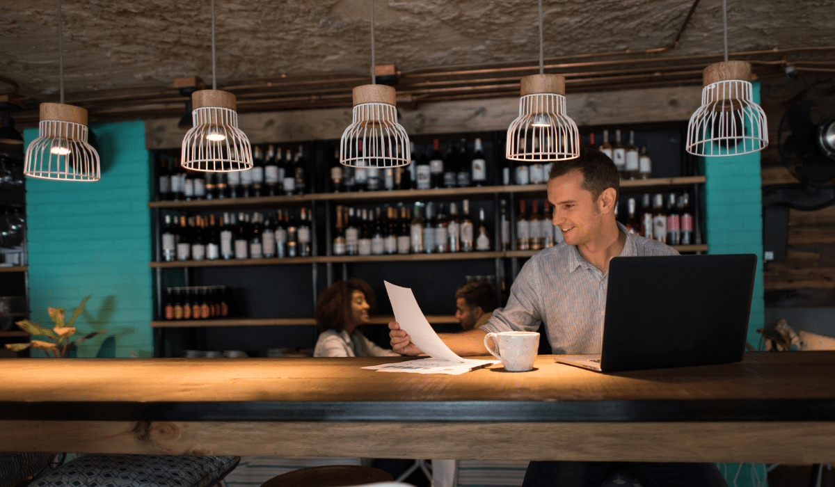 Does the Liquor License Transfer When I Buy a Restaurant?